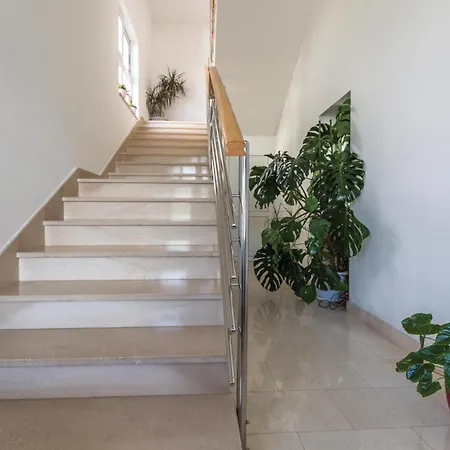 1 Bedroom Stunning In Makarska