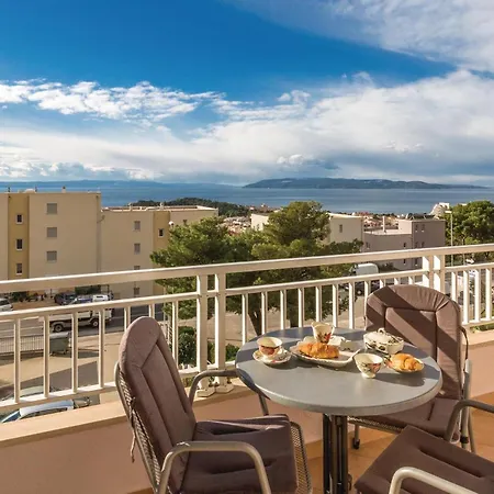 Apartment 1 Bedroom Stunning In Makarska